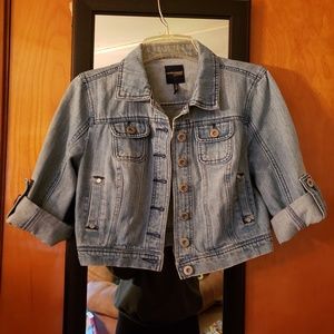 Cropped denim jacket